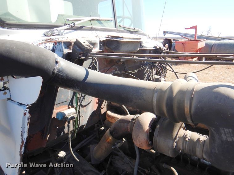 image for item DM1330 1977 Mack R685ST  grain truck