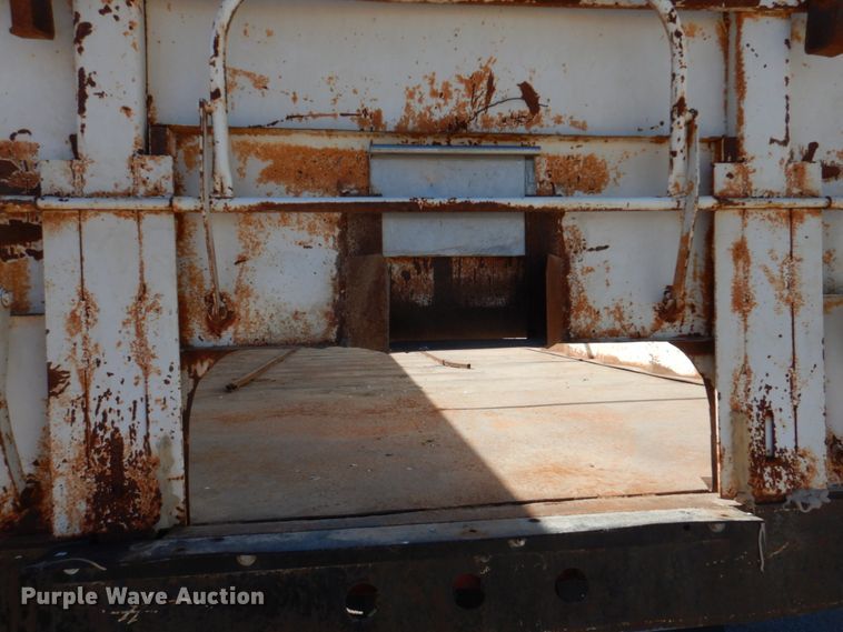 image for item DM1330 1977 Mack R685ST  grain truck