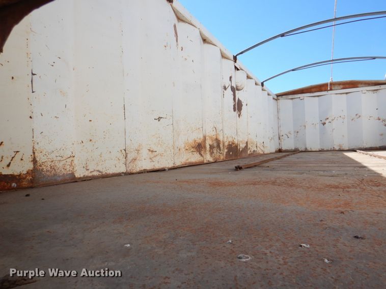 image for item DM1330 1977 Mack R685ST  grain truck