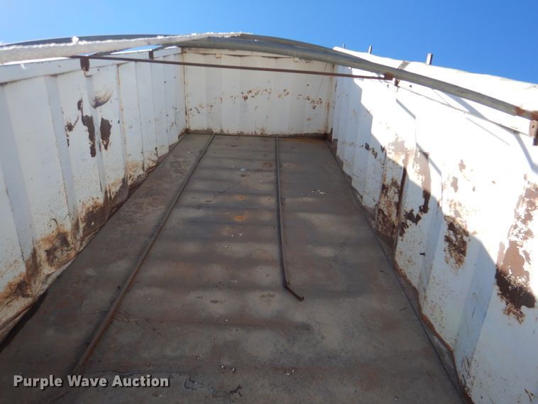 image for item DM1330 1977 Mack R685ST  grain truck