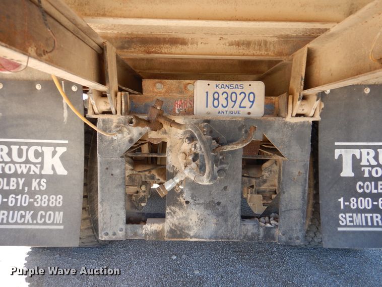 image for item DM1330 1977 Mack R685ST  grain truck