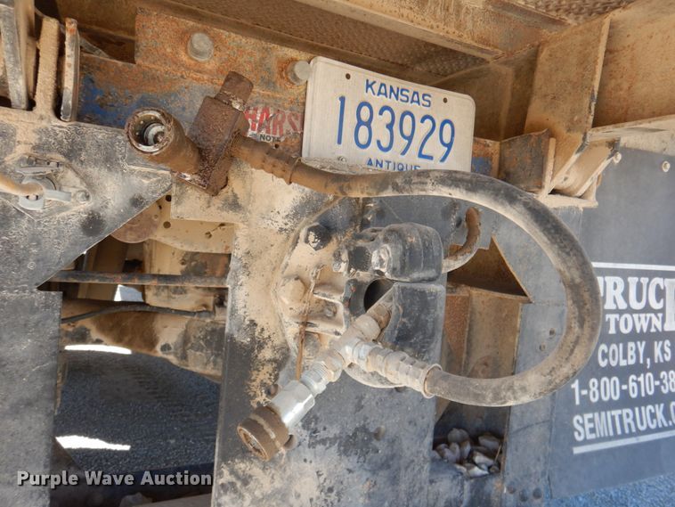 image for item DM1330 1977 Mack R685ST  grain truck