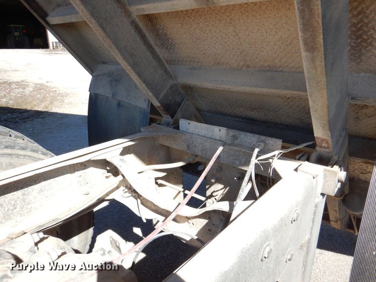 image for item DM1330 1977 Mack R685ST  grain truck