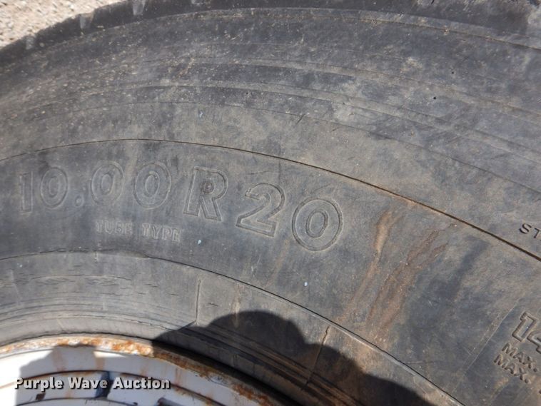 image for item DM1330 1977 Mack R685ST  grain truck