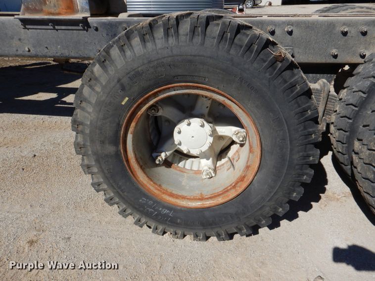 image for item DM1330 1977 Mack R685ST  grain truck