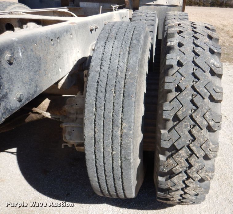 image for item DM1330 1977 Mack R685ST  grain truck