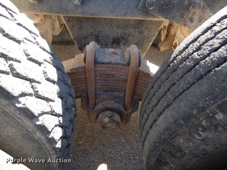 image for item DM1330 1977 Mack R685ST  grain truck