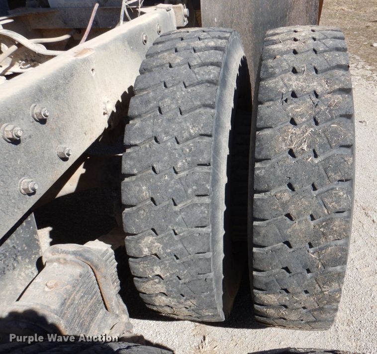 image for item DM1330 1977 Mack R685ST  grain truck