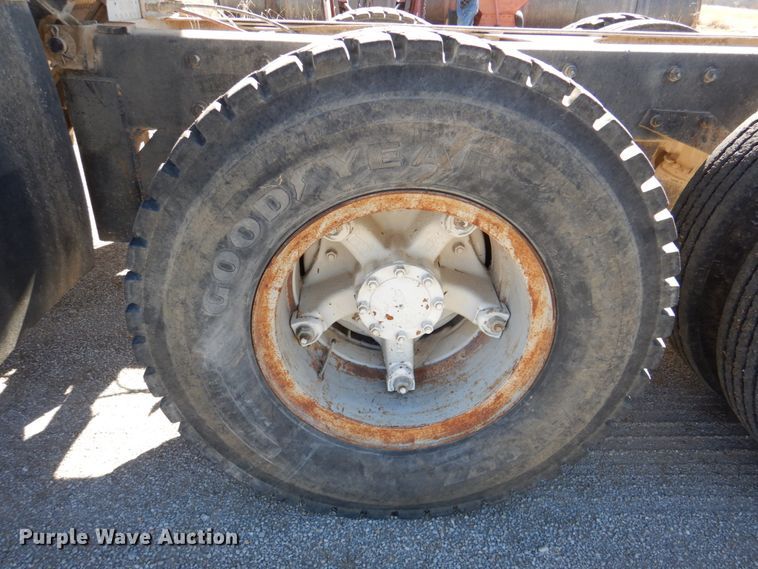 image for item DM1330 1977 Mack R685ST  grain truck