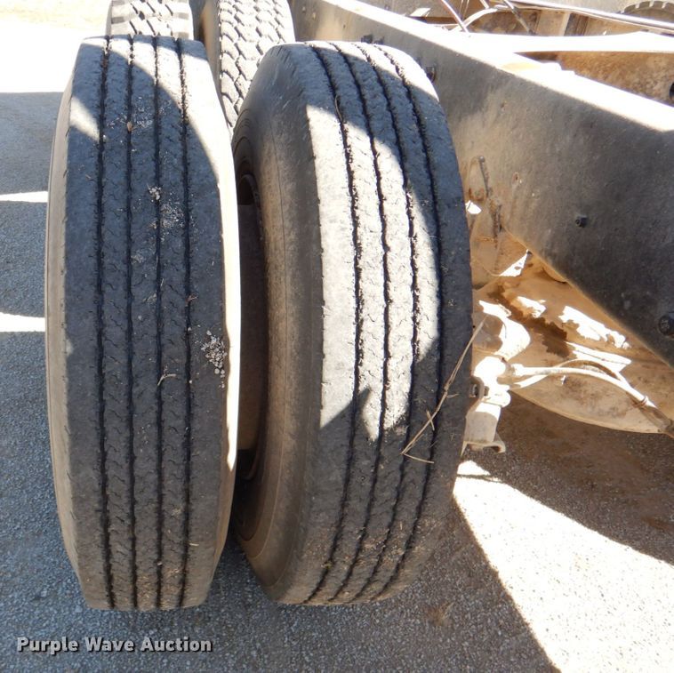 image for item DM1330 1977 Mack R685ST  grain truck