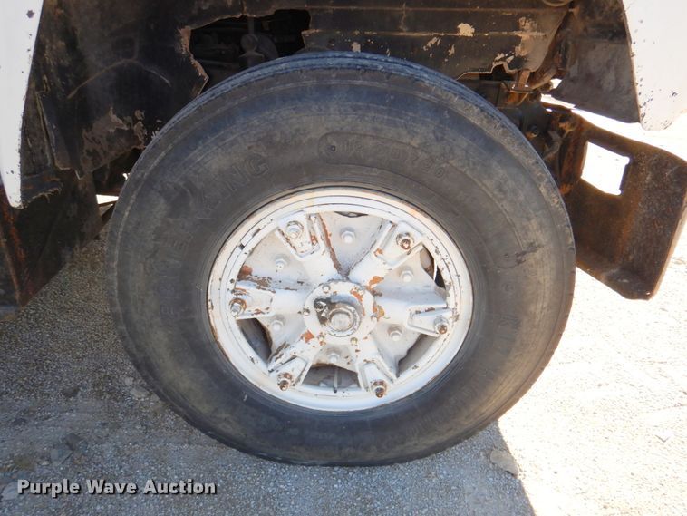 image for item DM1330 1977 Mack R685ST  grain truck