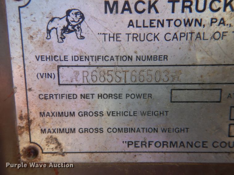 image for item DM1330 1977 Mack R685ST  grain truck