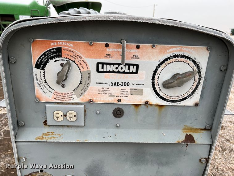 image for item DM8235 Lincoln SAE-300  welder