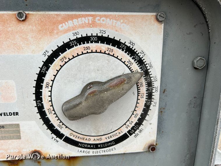 image for item DM8235 Lincoln SAE-300  welder