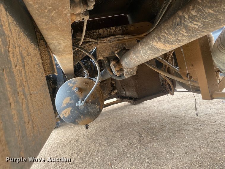 image for item DM8275 1988 Mack R688ST  grain truck