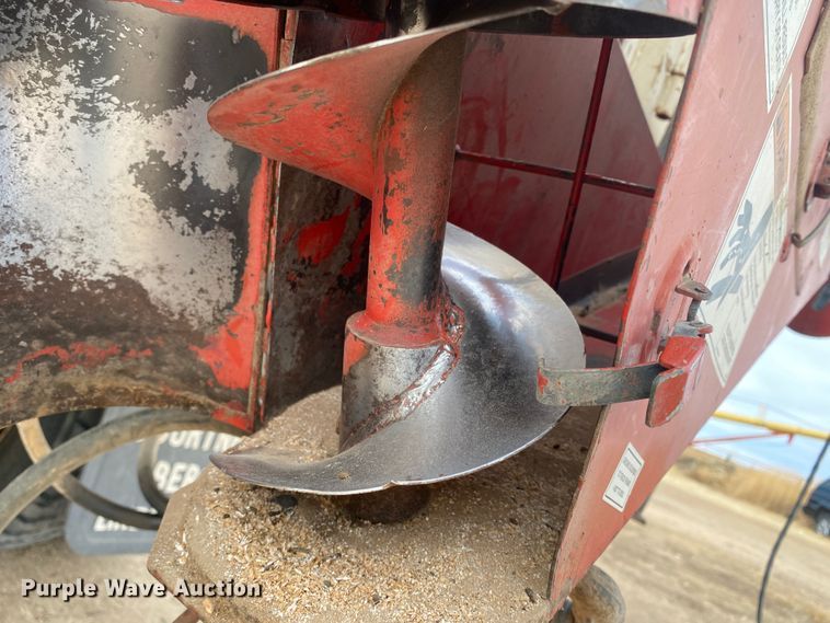 image for item DM8275 1988 Mack R688ST  grain truck