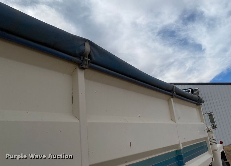 image for item DM8275 1988 Mack R688ST  grain truck