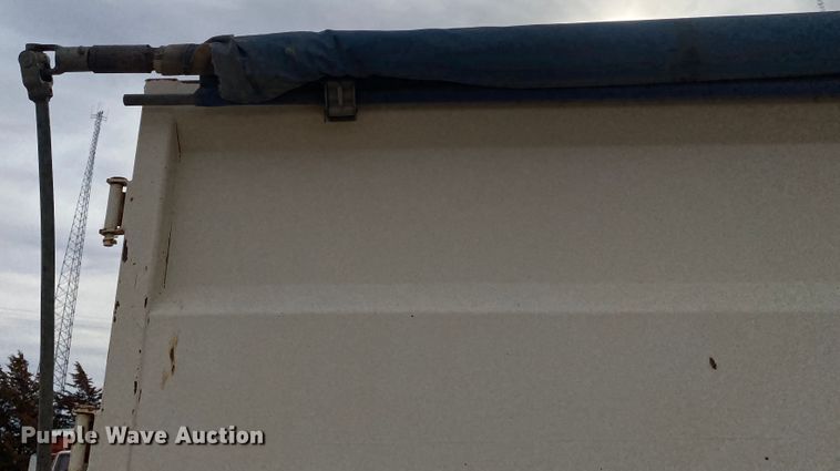 image for item DM8275 1988 Mack R688ST  grain truck