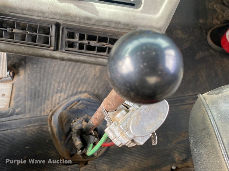 image for item DM8275 1988 Mack R688ST  grain truck