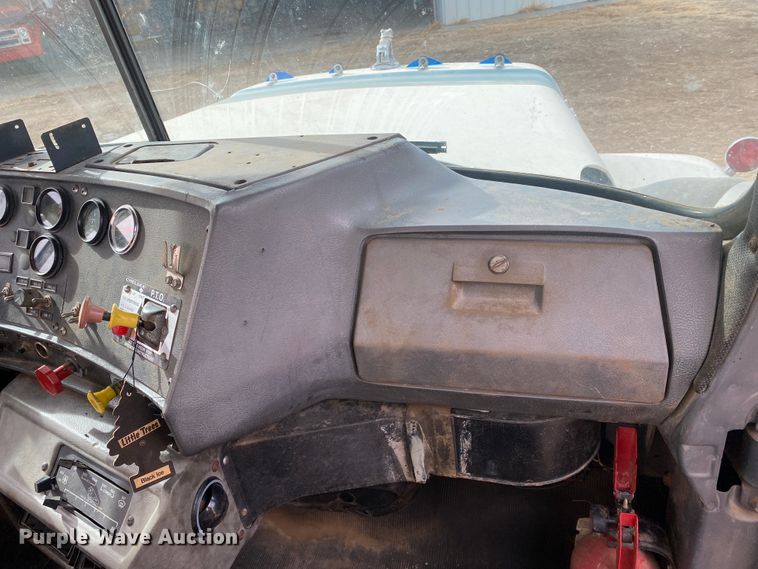 image for item DM8275 1988 Mack R688ST  grain truck