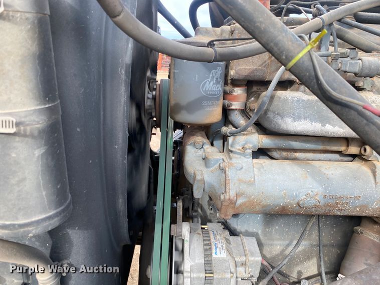 image for item DM8275 1988 Mack R688ST  grain truck