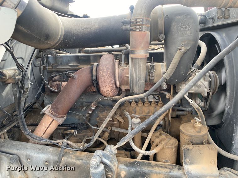 image for item DM8275 1988 Mack R688ST  grain truck