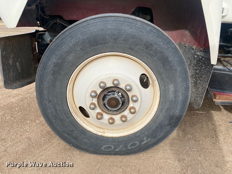 image for item DM8275 1988 Mack R688ST  grain truck