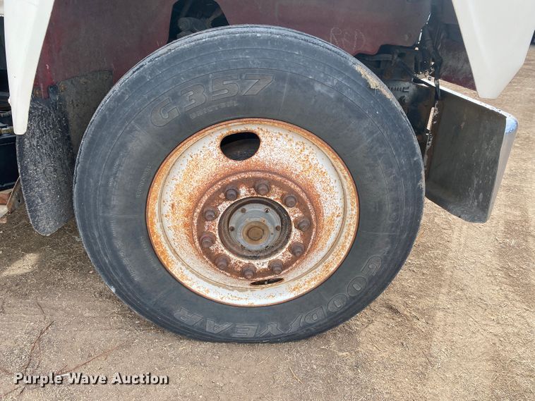 image for item DM8275 1988 Mack R688ST  grain truck