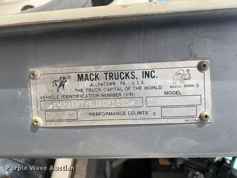 image for item DM8275 1988 Mack R688ST  grain truck