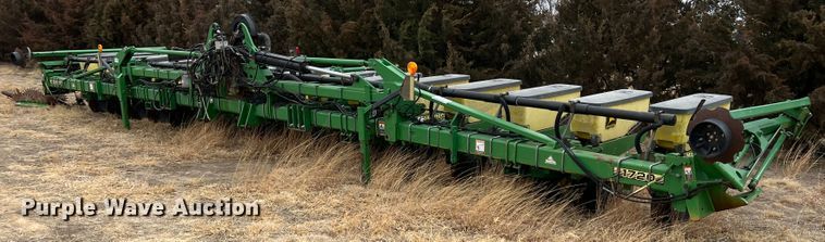 image for item DM8382 John Deere 1720 MaxEmerge Plus  planter