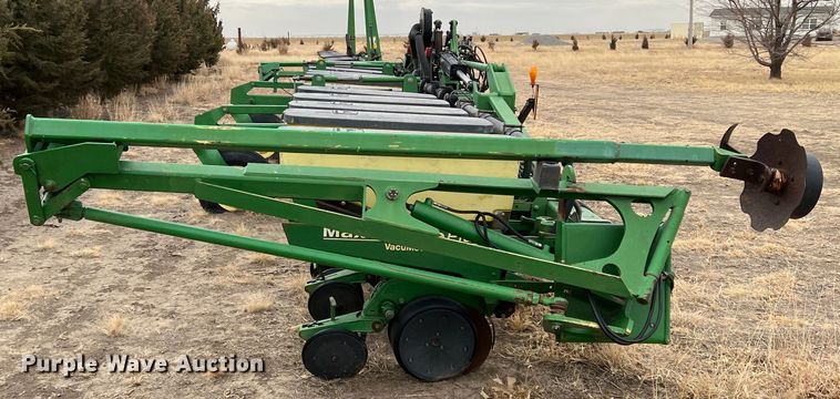 image for item DM8382 John Deere 1720 MaxEmerge Plus  planter