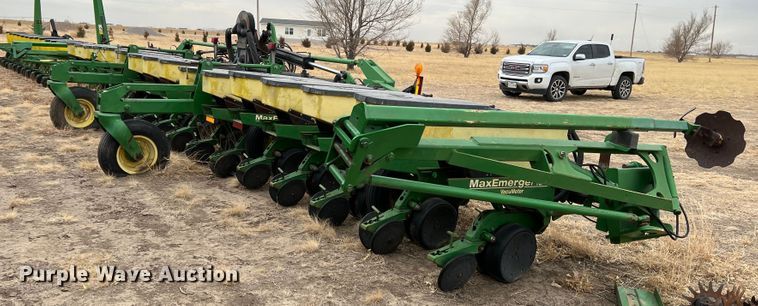 image for item DM8382 John Deere 1720 MaxEmerge Plus  planter
