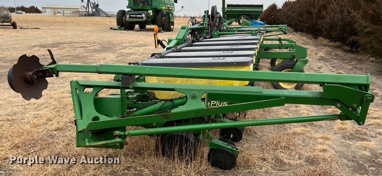 image for item DM8382 John Deere 1720 MaxEmerge Plus  planter