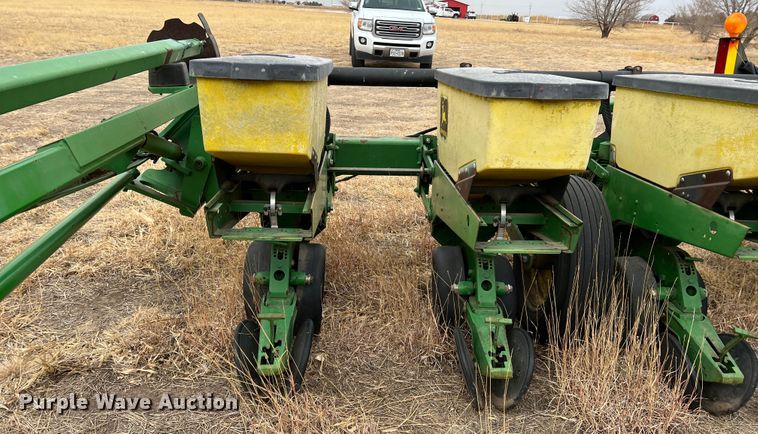 image for item DM8382 John Deere 1720 MaxEmerge Plus  planter
