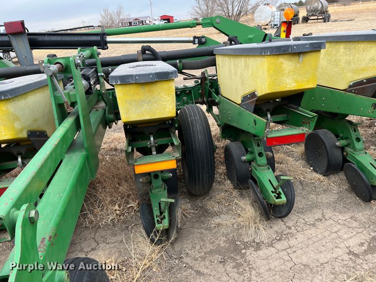 image for item DM8382 John Deere 1720 MaxEmerge Plus  planter