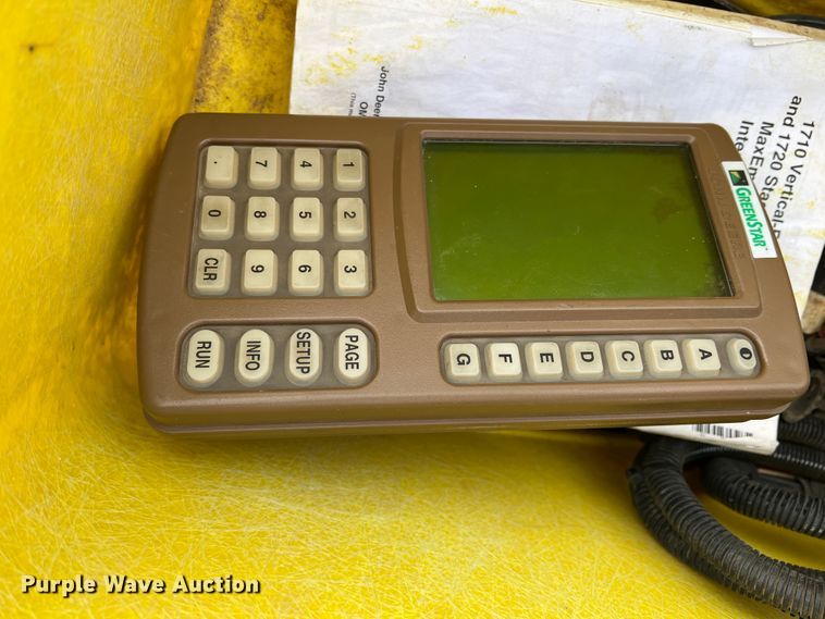 image for item DM8382 John Deere 1720 MaxEmerge Plus  planter