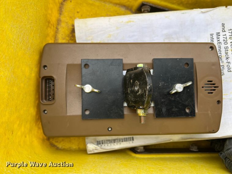 image for item DM8382 John Deere 1720 MaxEmerge Plus  planter