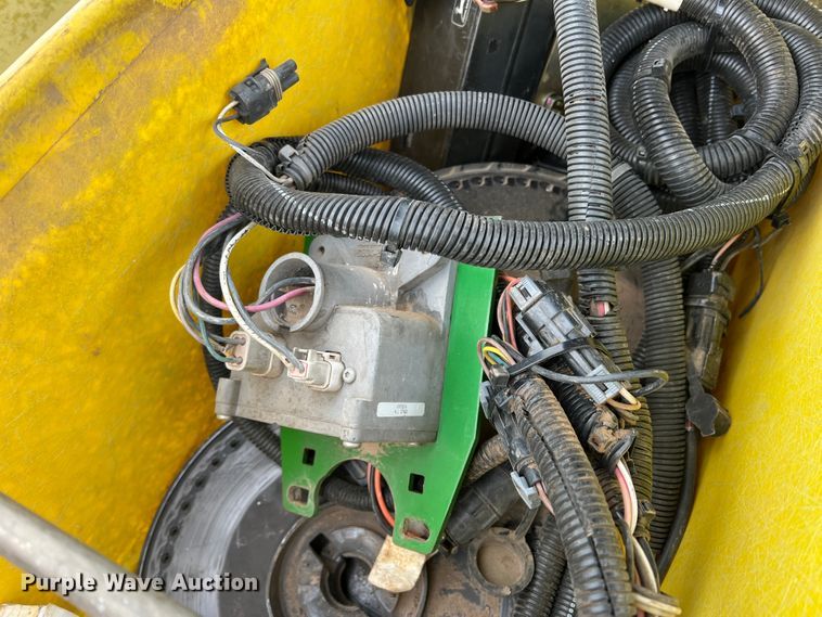 image for item DM8382 John Deere 1720 MaxEmerge Plus  planter