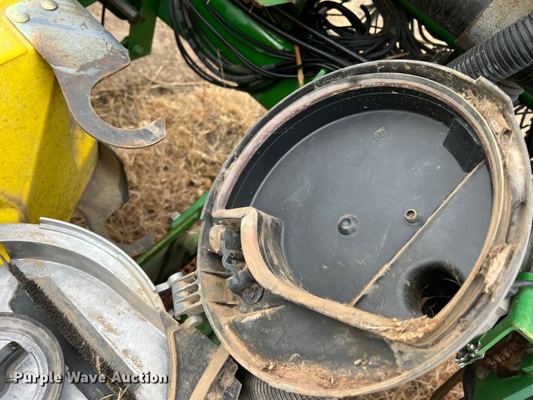 image for item DM8382 John Deere 1720 MaxEmerge Plus  planter