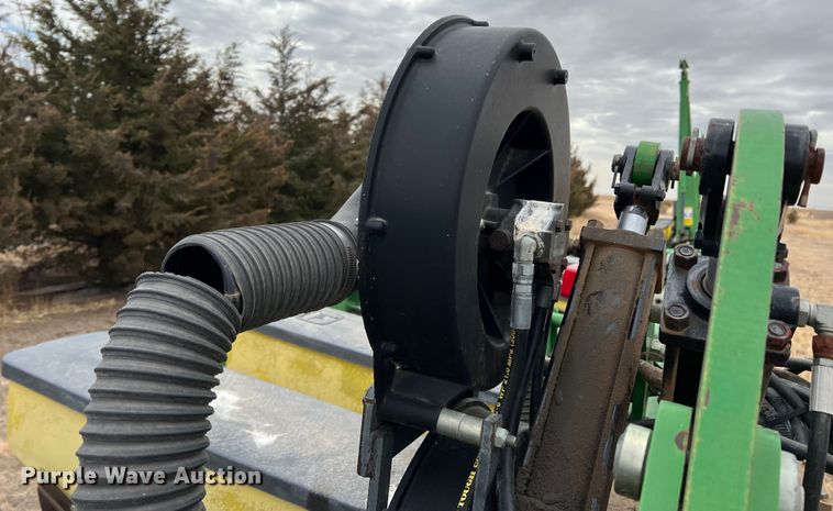 image for item DM8382 John Deere 1720 MaxEmerge Plus  planter