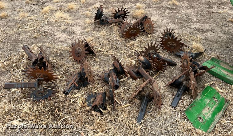 image for item DM8382 John Deere 1720 MaxEmerge Plus  planter