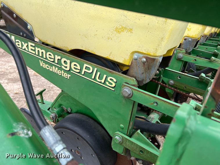 image for item DM8382 John Deere 1720 MaxEmerge Plus  planter