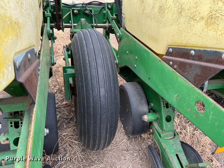 image for item DM8382 John Deere 1720 MaxEmerge Plus  planter