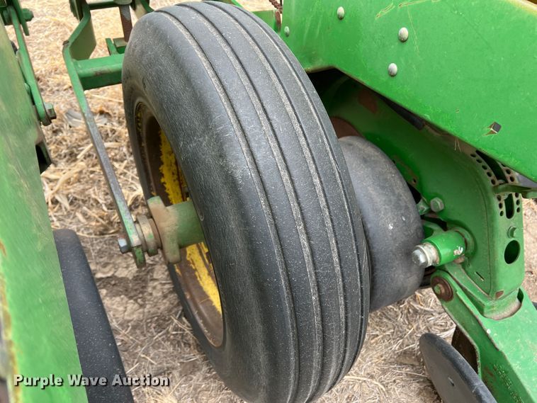 image for item DM8382 John Deere 1720 MaxEmerge Plus  planter