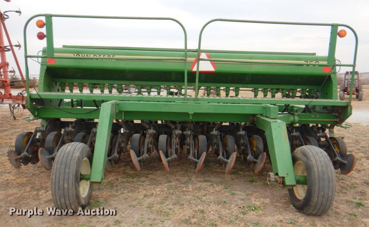 image for item DN1355 John Deere 750  grain drill