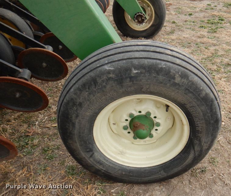 image for item DN1355 John Deere 750  grain drill