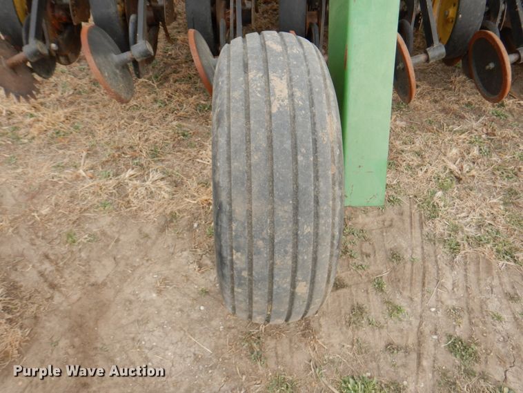 image for item DN1355 John Deere 750  grain drill