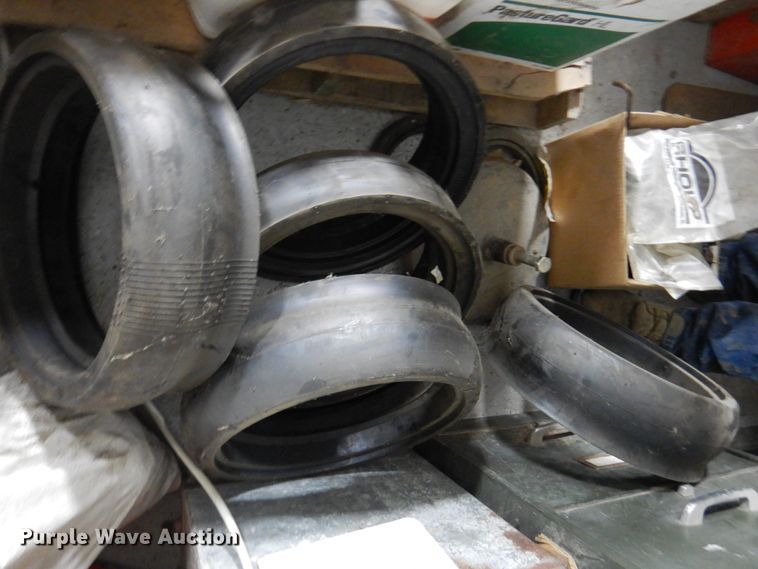 image for item DN1355 John Deere 750  grain drill