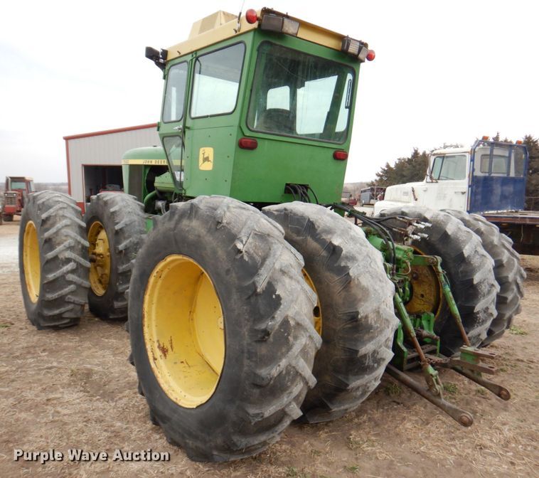 image for item DN1356 1973 John Deere 7520  4WD tractor