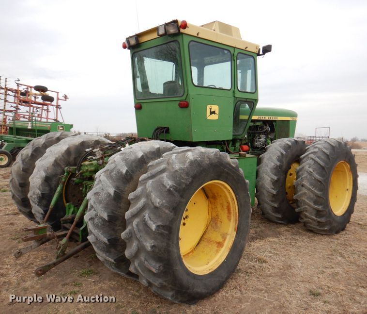 image for item DN1356 1973 John Deere 7520  4WD tractor